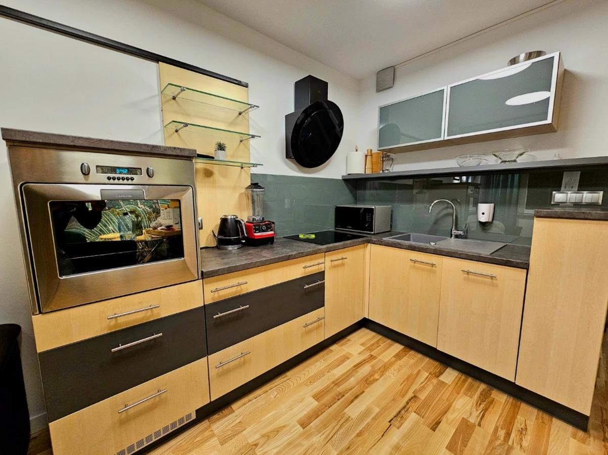 Eddie'S Luxury Apartments Ґлівіце Екстер'єр фото